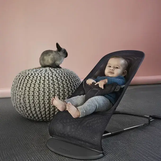 טרמפולינה לתינוק בליס אייר אפור כהה bliss mesh Baby bjorn - Image 6